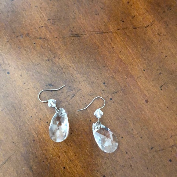 Clear stone Jewelry set with silver chain detail - Picture 5 of 5